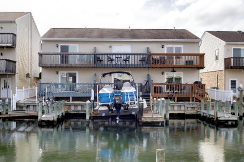 Remodeled Ocean City Home Boat Lift and Harbor View - image 6