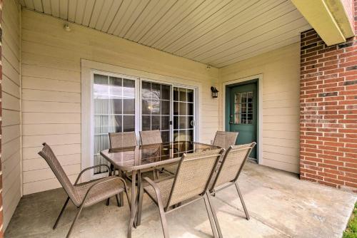 Spacious Branson Condo about 3 Mi to Downtown! in Branson, USA