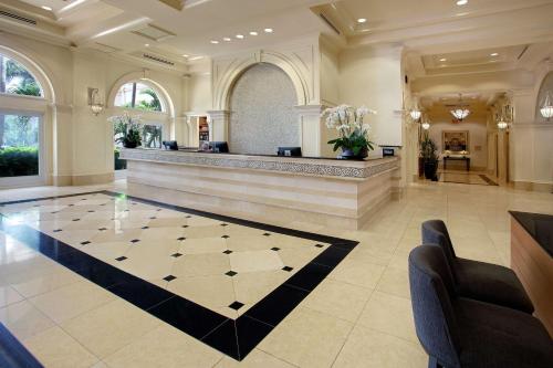 Hilton Naples photo 2