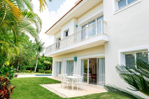 Villa with Private Pool image 6
