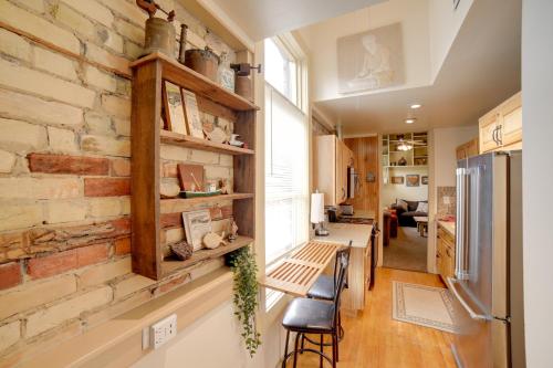Historic and Updated Apt Less Than 4 Mi to Oval Beach! - image 6
