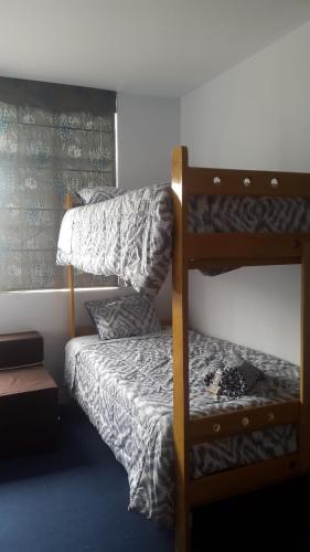 6 twin beds