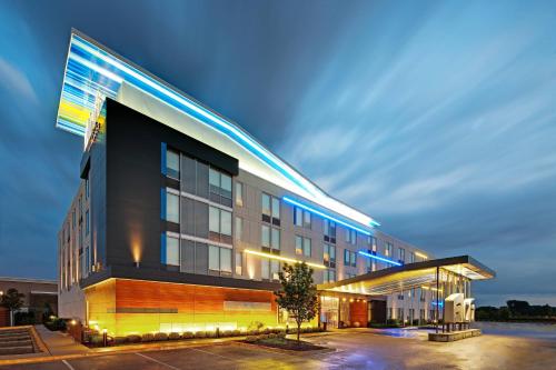 . Aloft by Marriott Bolingbrook