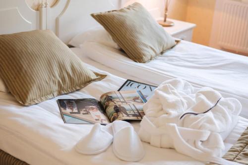 2 twin beds