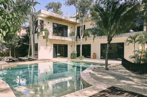 Luxe jungle Retreat- Free concierge in ทูลัม