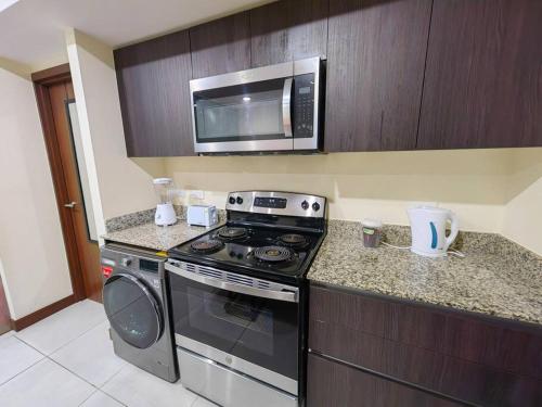 1001 Torres Los Yoses Apartamento con A/C y parqueo full equipado photo 4
