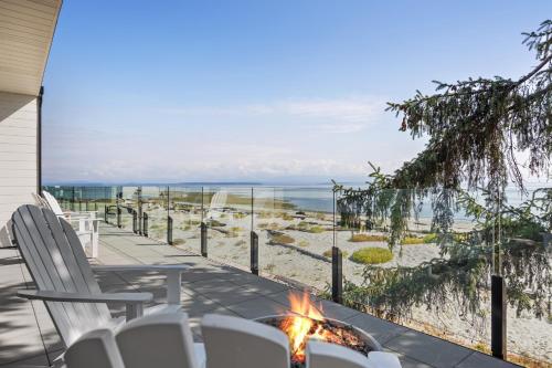 Beachfront Luxury Suite #21 at THE BEACH HOUSE in Campbell River (BC)