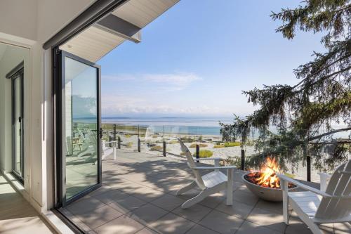 Beachfront Luxury Suite #21 at THE BEACH HOUSE