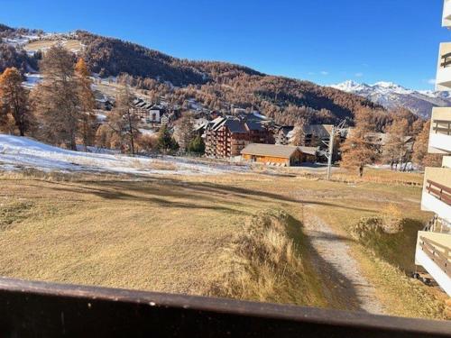 Appartement à Risoul, balcon, 2 pièces, 6 couchages, parking, animaux admis - FR-1-330-572 (Appartement a Risoul, balcon, 2 pieces, 6 couchages, parking, animaux admis - FR-1-330-572) in 里蘇爾