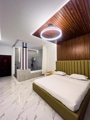 Guestroom, K-Road  in Steung Mean Chey