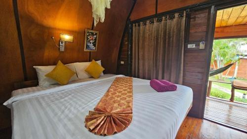 Eden Lanta Bungalow
