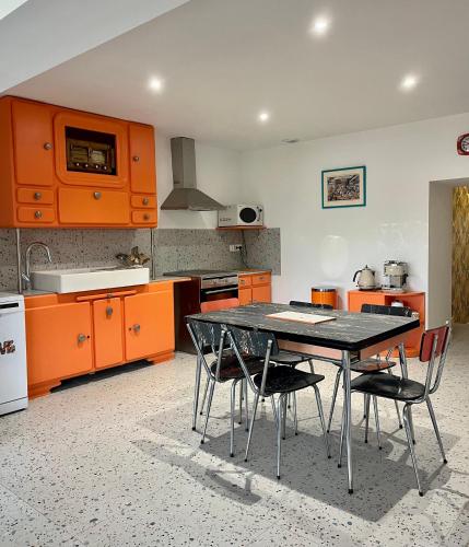 virtuve, Gîte Vintage Peace & Love (Gite Vintage Peace & Love) in Semussac