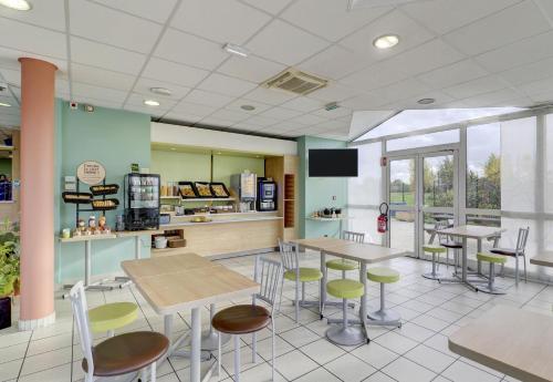 Ibis budget Montluçon - image 9