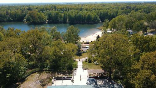 花園, Feriendorf am Flämingbad Bungalow (Feriendorf am Flamingbad Bungalow) in 科斯維格/安哈爾特