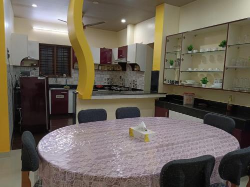 virtuve, SREEKRIPA RESIDENCY HOMESTAY in Aranmula