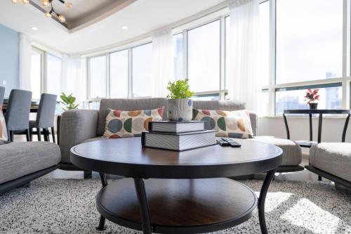 Heaven Crest Vacation Homes Dubai Marina - 4 Bedroom Suite with Marina View near JBR Beach, Free Parking, Wi-Fi, Gym and Pool, Dubaj (zdjęcie 10)
