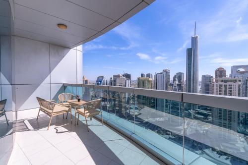 Heaven Crest Vacation Homes Dubai Marina - 4 Bedroom Suite with Marina View near JBR Beach, Free Parking, Wi-Fi, Gym and Pool, Dubaj (zdjęcie 8)