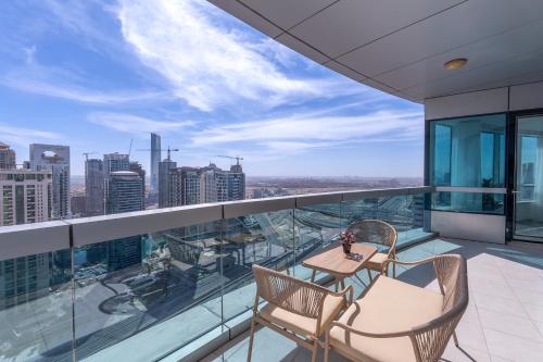 Heaven Crest Vacation Homes Dubai Marina - 4 Bedroom Suite with Marina View near JBR Beach, Free Parking, Wi-Fi, Gym and Pool, Dubaj (zdjęcie 2)