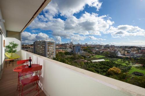 Seaview & Sunset Balcony Charm, BY TimeCooler