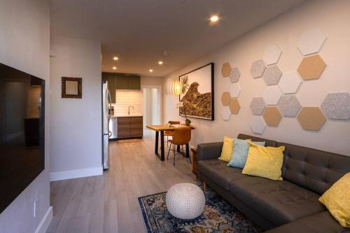 NEW! Chic & Cozy Lantana near the Beach & Flagler, New Smyrna Beach