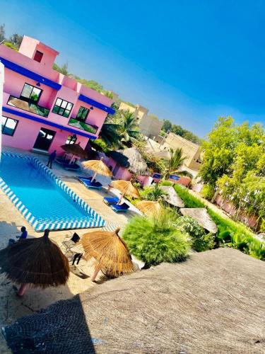 游泳池, 托尔比酒店 (Hotel Toolbi) in 尼亚加