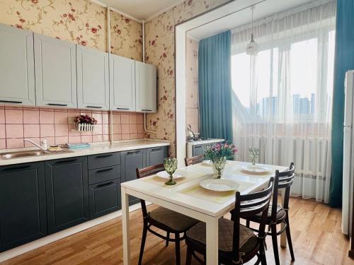 . Cozy three-room apartment with Mountain view