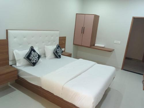 HOTEL NAMO STAR & GUEST HOUSE photo 2
