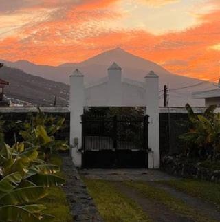 Casita con vistas al mar y sunsets en finca canaria