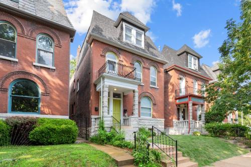 Cozy Family Getaway - JZ Vacation Rentals in Soulard, USA