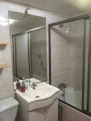 Cómodo y céntrico (Comodo y centrico) in Kojaikve