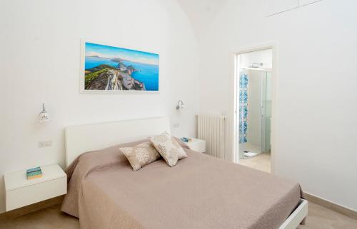 Caprita Guest House Room Type - King Room with Balcony