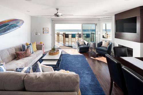 Oceanfront, two-level condo with stunning view, decks, fast WiFi & fireplace, San Diego (foto 3)