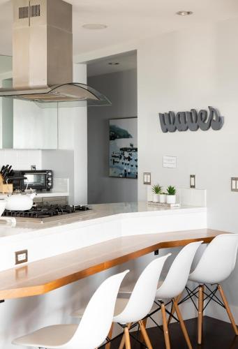 Oceanfront, two-level condo with stunning view, decks, fast WiFi & fireplace, San Diego (foto 7)