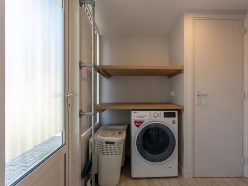 Beachside holiday home in Kamperland with garden Beachside holiday home in Kamperland with garden