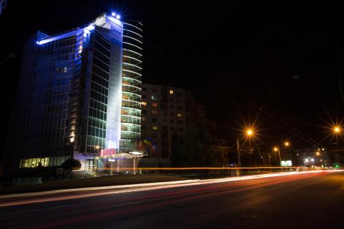 Jumbo Hotel - image 6