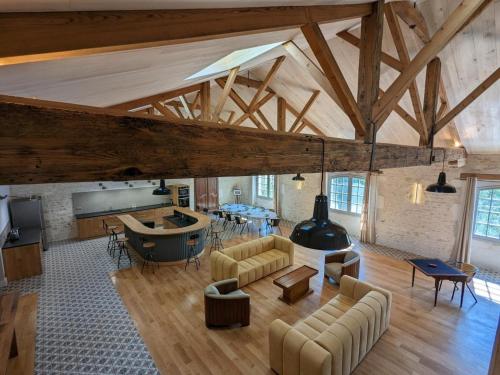 Loft lumineux avec cuisine équipée et circuits truffes - Centre-ville Jarnac - FR-1-653-248 (Loft lumineux avec cuisine equipee et circuits truffes - Centre-ville Jarnac - FR-1-653-248) in Gondeville