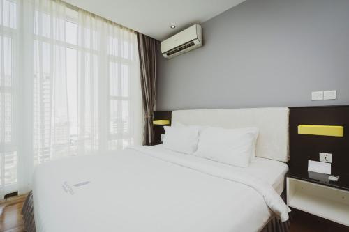 Deluxe Studio Suites image 8
