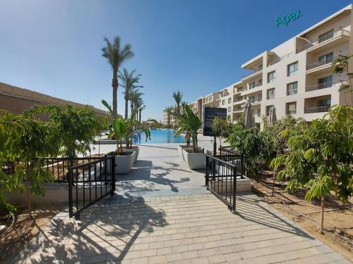3BR APT, free pool access, EMMAR Uptown Cairo