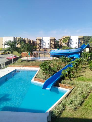 Apartamento 3 Piscinas Tobogán y Zonas Verdes Cerca al Parque del Café