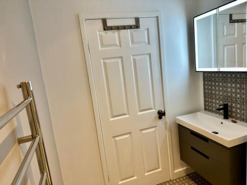 Rooms near Central Bath - image 13