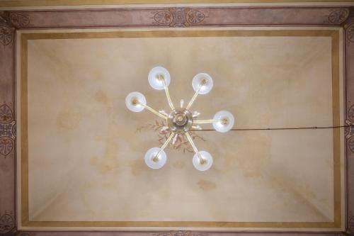 casa mo room and suite – Palermo, CA