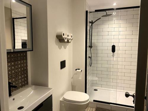 The Retreat, luxury studio apartment in Bath with parking 5