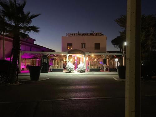 Hotel De La Mer