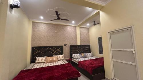 Deluxe Quadruple Room image 5