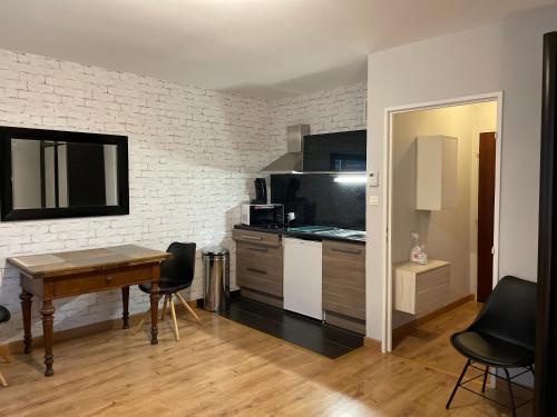 One-Bedroom Apartment image 10