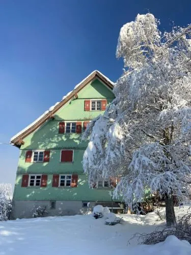 Allgäu Cottage - traumhafter Blick in die Schweizer Berge in Weiler-Simmerberg, Deutschland