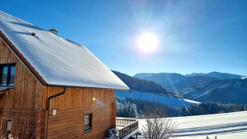 Ferienhaus Lärchenhütte, Pension in Kasperle bei Vorderwölch