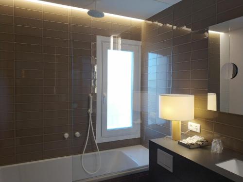 Fürdőszoba, Hotel Mas Catxina in L´Aldea