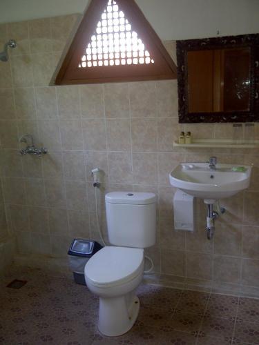 Deluxe Double or Twin Room with Pool View image 1