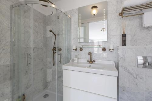 Jordaan Suite bed and bubbles, Amsterdam (photo 8)